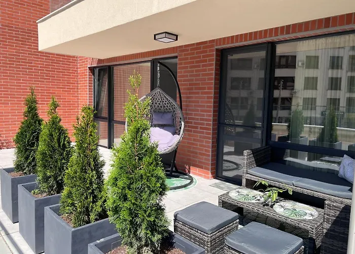 A-brilliant, New! Spacious & Modern In Whit Garage Варна