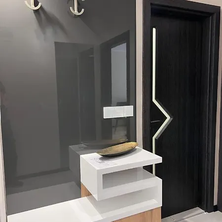 Daire A-brilliant, New! Spacious & Modern In Whit Garage Varna