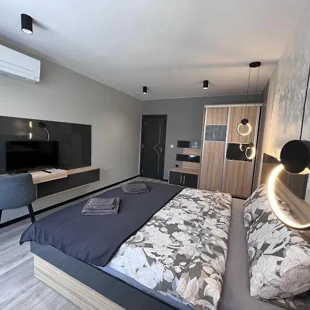 Daire A-brilliant, New! Spacious & Modern In Whit Garage