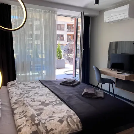 Daire A-brilliant, New! Spacious & Modern In Whit Garage