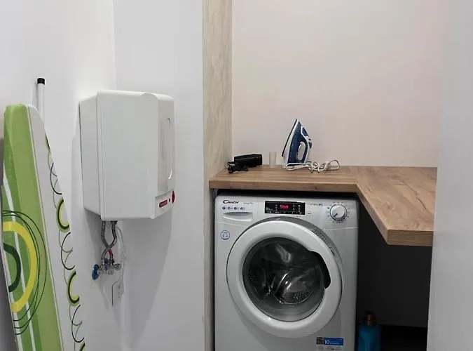 A-brilliant, New! Spacious & Modern In Whit Garage Apartment Varna