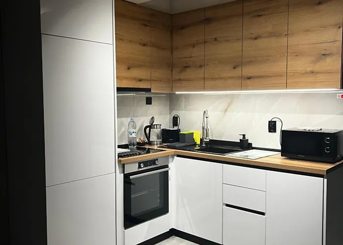 A-brilliant, New! Spacious & Modern In Whit Garage Varna